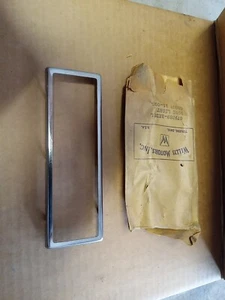 NOS INTERIOR DOME LIGHT LAMP BEZEL OBSOLETE VINTAGE 679289 FITS WILLYS MOTORS  - Bild 1 von 4
