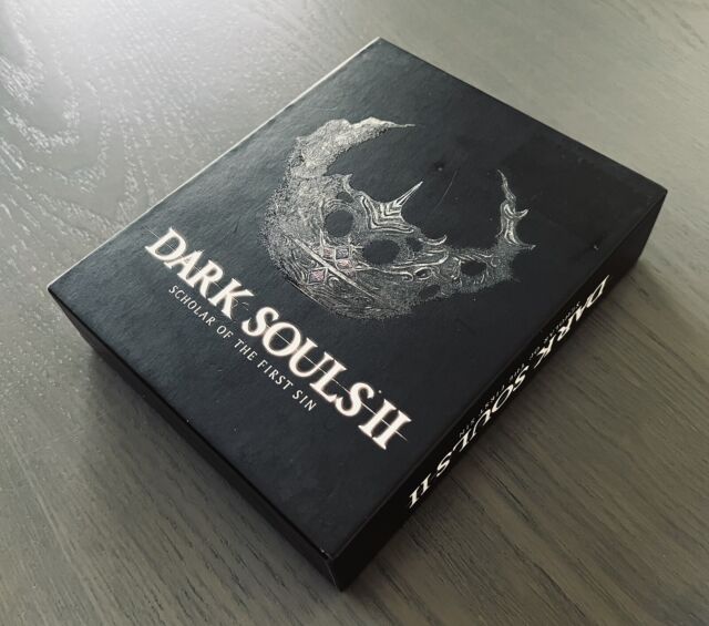 Japan's fancy Dark Souls 2 edition has case of replica weapons