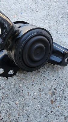 Suporte de motor lateral de passageiro fabricante de equipamento original 2015 - 2019 Hyundai Sonata Kia Optima - Imagem 1 de 4