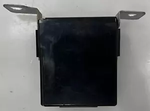1998 - 2002 Isuzu Trooper Lamp Light Control Module OEM 8970949100 - Picture 1 of 3