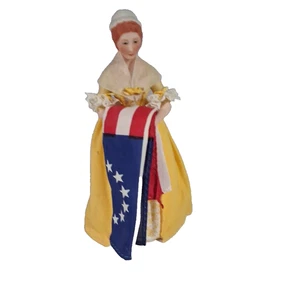 Betsy Ross Great American Women Figura Casa de Muñecas Muñeca 1:12 5.5" - Imagen 1 de 4