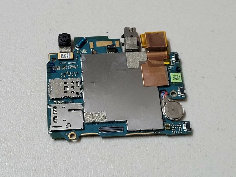 Placa madre HTC Desire 626s 8 GB (MetroPCS) DESBLOQUEADA Foto 1 de 3