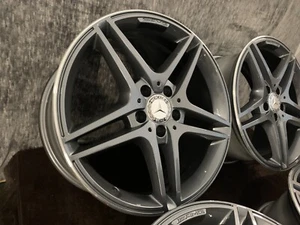 AMG Felgen 8,0+9,0 x 18 Mercedes C63 W204 S204 W207 W209 W205 A2044019402 / 9502 - Picture 1 of 18