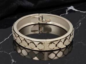 Vintage Armreif aus Nachlass goldfarben mit Klappbar geometrisches Gliedermuster - Bild 1 von 2