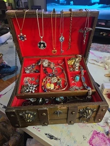 Nachlassverkauf Schmuck Konvolut teils Sterling in Schmuckkästchen alles tragbar kein Trödel 40+ Teile - Bild 1 von 24