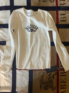 Nuevo con etiquetas Top de manga larga para niñas talla 6 de Tommy Hilfiger - Imagen 1 de 3