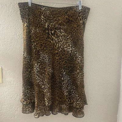 Falda para mujer Briggs New York con estampado de leopardo línea A talla mediana Foto 1 de 4