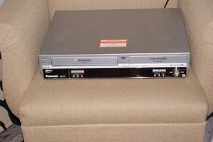 Panasonic DMR-E75VP VHS/DVD Recorder Tested And Works Great! No Remote - Picture 1 of 2