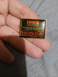 Vintage Honda Automotive Pin Vocational Industrial Clubs Of America - Picture 1 of 2