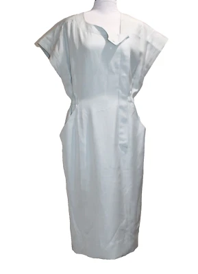 Vestido Vintage CHANEL Azul Pálido Vaina Seda Años 80 Cuadrado Bolsillos para el Hombro Talla 2 Foto 1 de 4