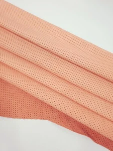 Cuero suave perforado con patrón de camarones - Imagen 1 de 3