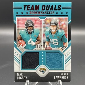 2023 Rookies & Stars Trevor Lawrence Tank Bigsby TEAM DUALS ROSSO /399 Patch Jags - Foto 1 di 2