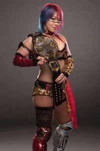 FOTO ASUKA 8X10 DIVA SUPERSTAR CON BORDES - Imagen 1 de 1