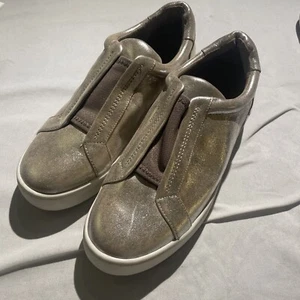 Donald Pliner Charley Damen-Loafer Größe 8 champagnerfarben goldfarben neu ohne Karton - Bild 1 von 4