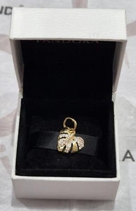 Authentic PANDORA Gold Sparkling Monstera Leaf Dangle Charm 763349C01 With Box - Picture 1 of 8