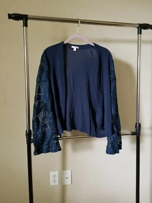 Cárdigan Bongo pequeño azul mariposa manga encaje Foto 1 de 3