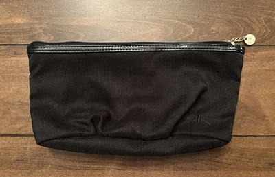 Bolsa de cosméticos Donna Karan estojo maquiagem bolsa de viagem tecido preto logotipo design DK - Imagem 1 de 4