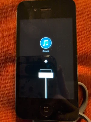 Apple iPhone 4 - Image 1 of 4