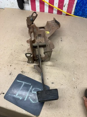 1982 83 84 85 1990 91 92 93 S10 Blazer Jimmy pedal de freno montaje OEM #3! Foto 1 de 4