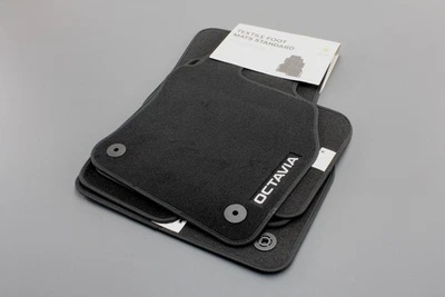 Genuine Skoda Octavia 2020-on carpet floor mats set (front & rear) 5E8061404 — 第 1/3 张图片