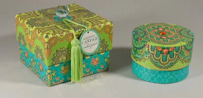 Nuevo juego de 2 cajas decorativas Punch Studio verde azulado/lima con velas y jabones perfumados Foto 1 de 4