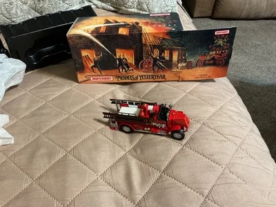 MATCHBOX # YFE 01 1920 CAMIÓN DE BOMBEROS MACK AC NUEVO Foto 1 de 4