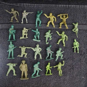 Vintage Mixture of Toy Soliders 1960s Set of 22 Collectible  - Picture 1 of 1