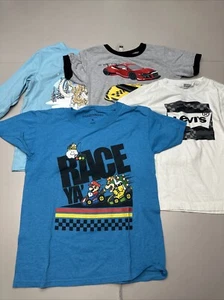 Lot of 4 Young Boys Size S,+ 1 L Graphic T Shirt : Levi's, Cat & Jack, etc. - Picture 1 of 17