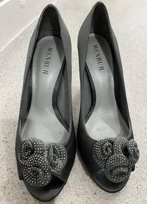 Туфли Menbur серые/серебристые на низком каблуке с открытым носком британские 8 евро 41 - Изображение 1 из 4