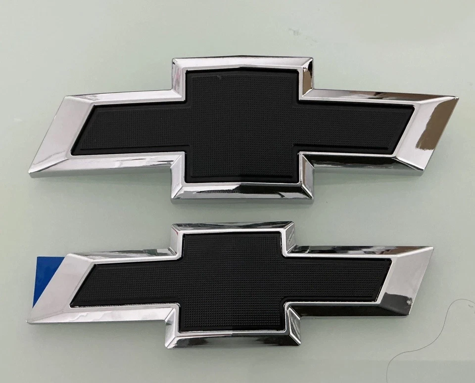 Chevrolet Cruze 2011-2025 negro emblema delantero y trasero ¡Envío a EE. UU.! Foto 1 de 3
