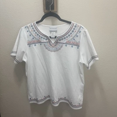 Alfred Dunner Petite Women's Top Blouse Medium White Short Sleeve W/ Embroidery - Image 1 of 4
