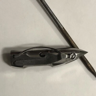 Antique SINGER SEWING MACHINE BULLET SHUTTLE #54504 Bobbin Case. - Image 1 of 4