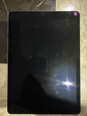 Apple iPad Pro 9.7" - 128GB - Silver - Wi-Fi - Image 1 of 2