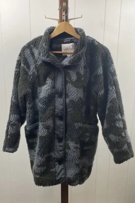 Chaqueta Sherpa Camuflada American Eagle Para Mujer Talla XS Foto 1 de 4