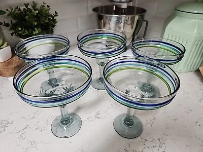 5 vasos de margarita mexicana soplados a mano con remolinos y pontiles aplicados verdes y azules  Foto 1 de 4