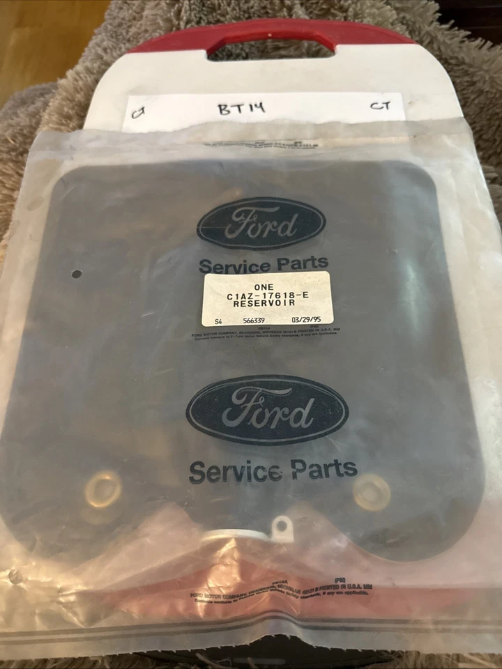 Bolsa de depósito de líquido para lavadora de parabrisas Ford Mustang Shelby 1961-1967 NOS 1961-1967 Foto 1 de 2
