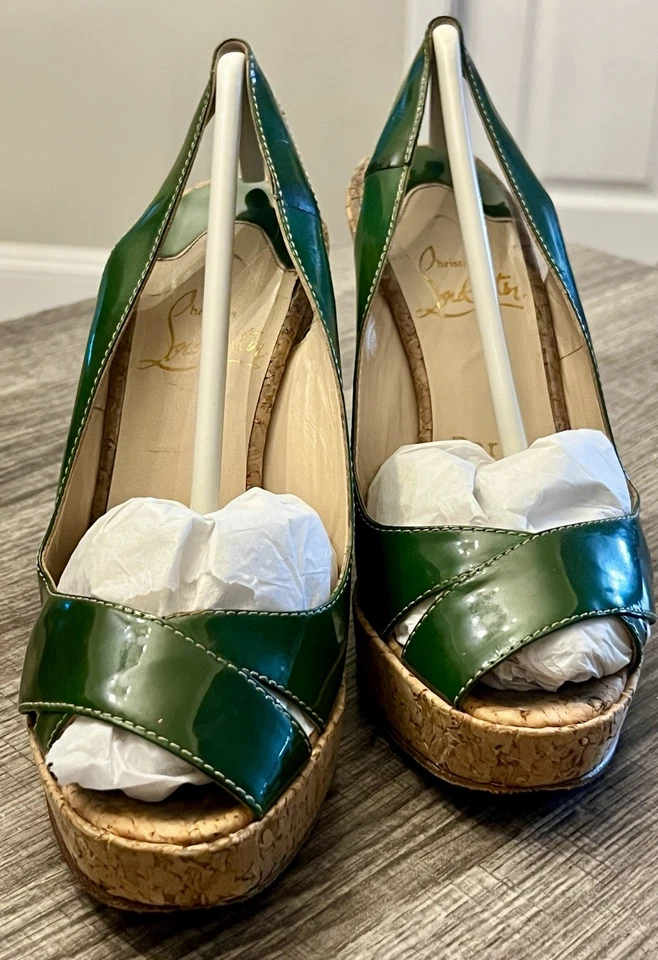 Christian Louboutin Cuñas de Corcho Talla 37 Charol Verde Fiesta Tacones Foto 1 de 4