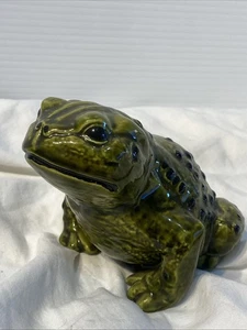 Statuina ceramica vintage OMC rospo-rana realizzata nel 1973 firmata portafortuna verde esposizione - Foto 1 di 10