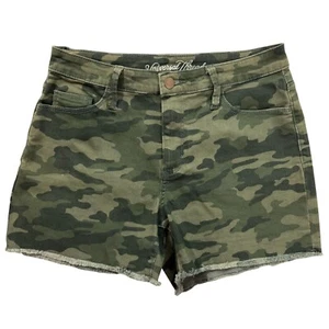 Universal Thread Shorts Womens 6 / 28 Green Camo 'High Rise Midi' Stretch 30x4 - Picture 1 of 8