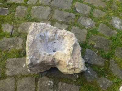 Quellstein Brunnenstein mit Loch für Quellsteinbrunnen Naturstein Nr. 21 Unikat - Bild 1 von 4