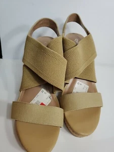 Charles by Charles David woman Beige platform wedge block open sandal 9M - Picture 1 of 11