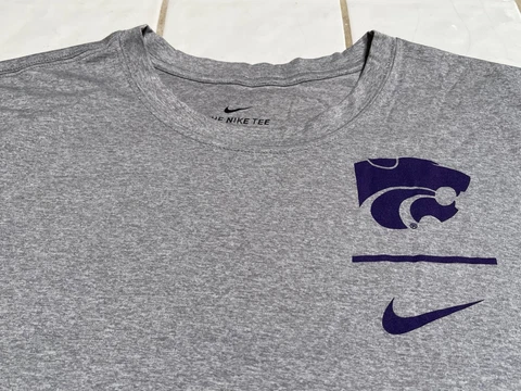 NIKE Kansas State University Wildcats Dri-Fit Athletic Cut Shirt Mens Size 2XL Cover