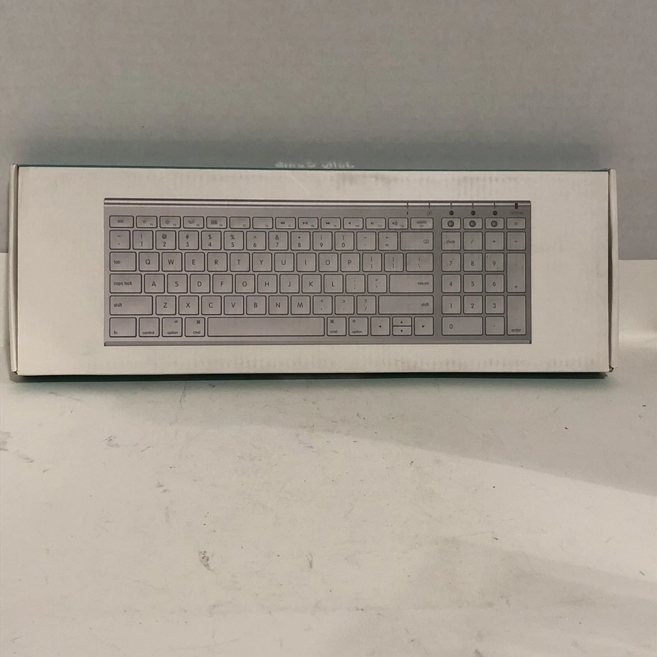 Jelly Comb Wireless Bluetooth Keyboard White And Silver  Slim Design  NIB - Image 1 of 4