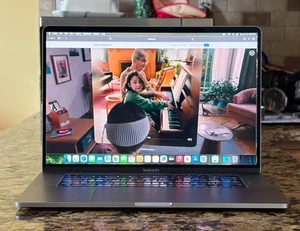 MacBook Pro 16” 2019 A2141 2.6GHz 6-Core i7 32GB RAM 512GB SSD W/Belkin Dock - Photo 1/11