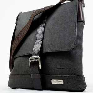 Borsa a tracolla Salvatore Ferragamo Gancini - Foto 1 di 10