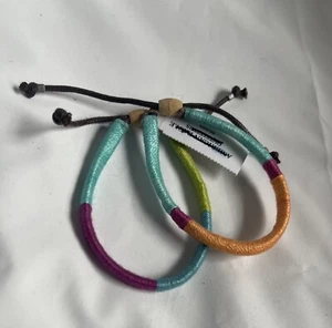 American Eagle Outfitters fadenumwickelt mehrfarbig Freundschaftsarmband Set #1 - Bild 1 von 3