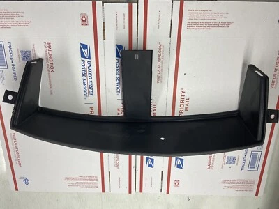 Cubierta de apertura del radiador Lincoln Town Car 2005-2011 OEM # 5W13-8C299-AC Foto 1 de 4