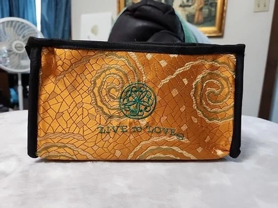 Bolsa de maquillaje Live To Love Foto 1 de 4