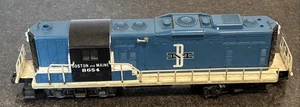 O Gauge 3-Rail Lionel 6-8654 B&M Boston & Maine GP9 locomotiva diesel FastShipš„ - Foto 1 di 24