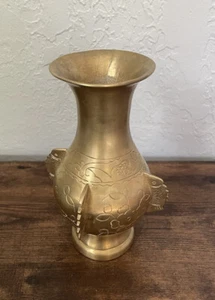 Antique Chinese Signed Brass Vase Fish & Floral Decoration Etched Circa 1900, 7” - Picture 1 of 6